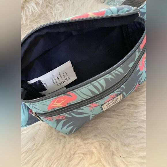 Hot Style Fanny Pack Zipper Front Flamingos - Picture 4 of 8